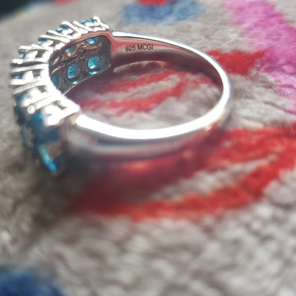 Neon Blue Apatite Ring - Picture 5 of 11